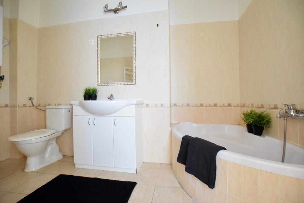 Budget Apartment By Hi5 - Akacfa 4 Budapest Luaran gambar